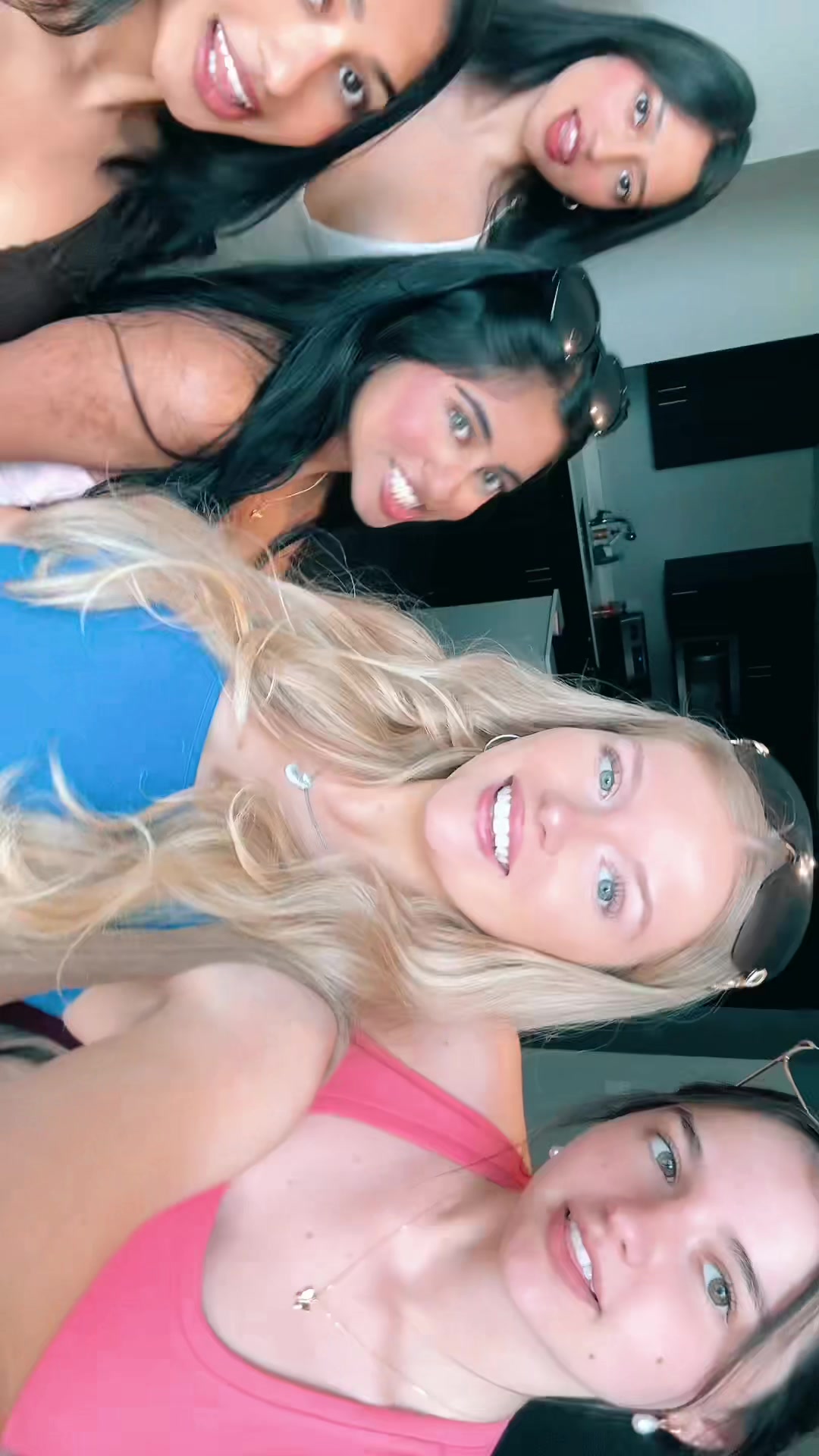 @Khushi 💋✨🥂🐆🖤