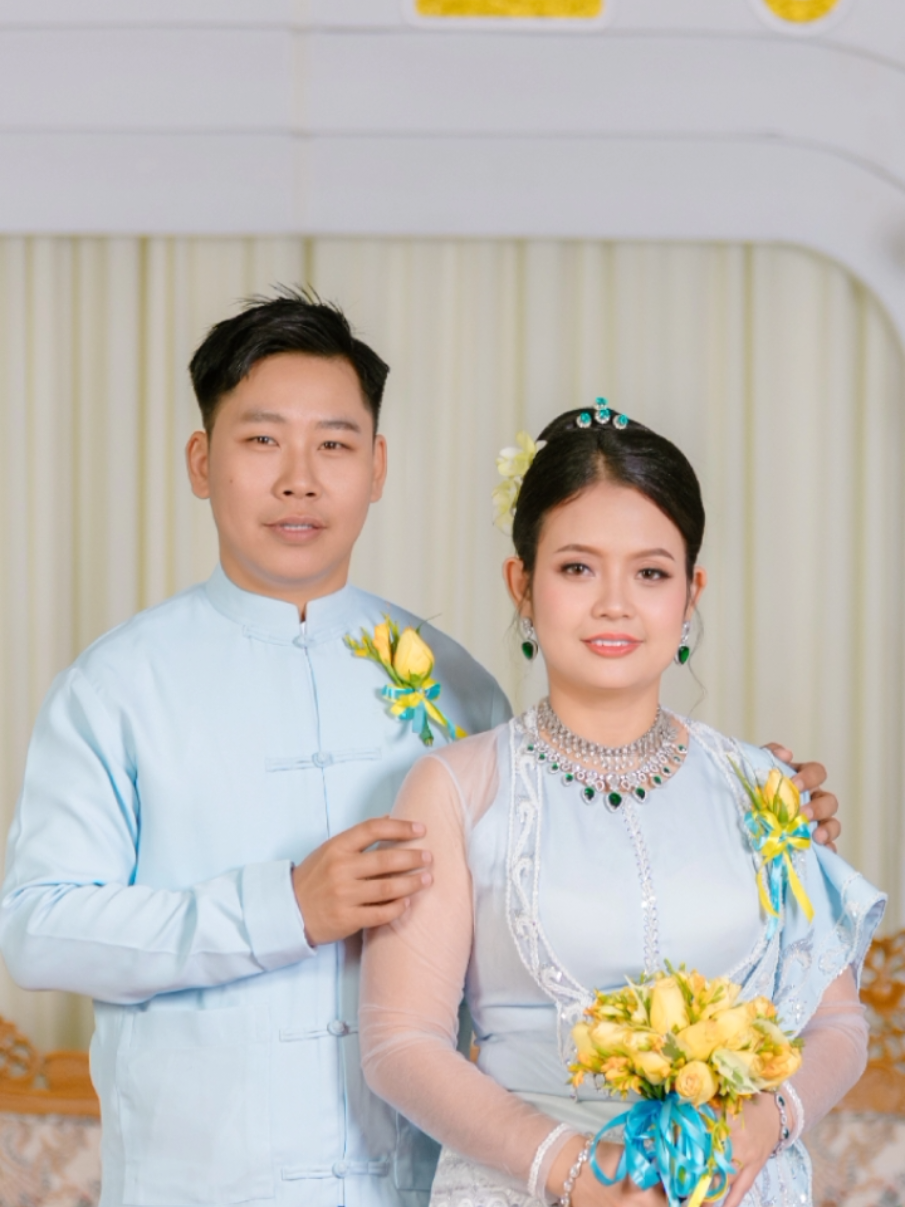 @မိတ်ကပ်ရဲရဲဖီးနစ်