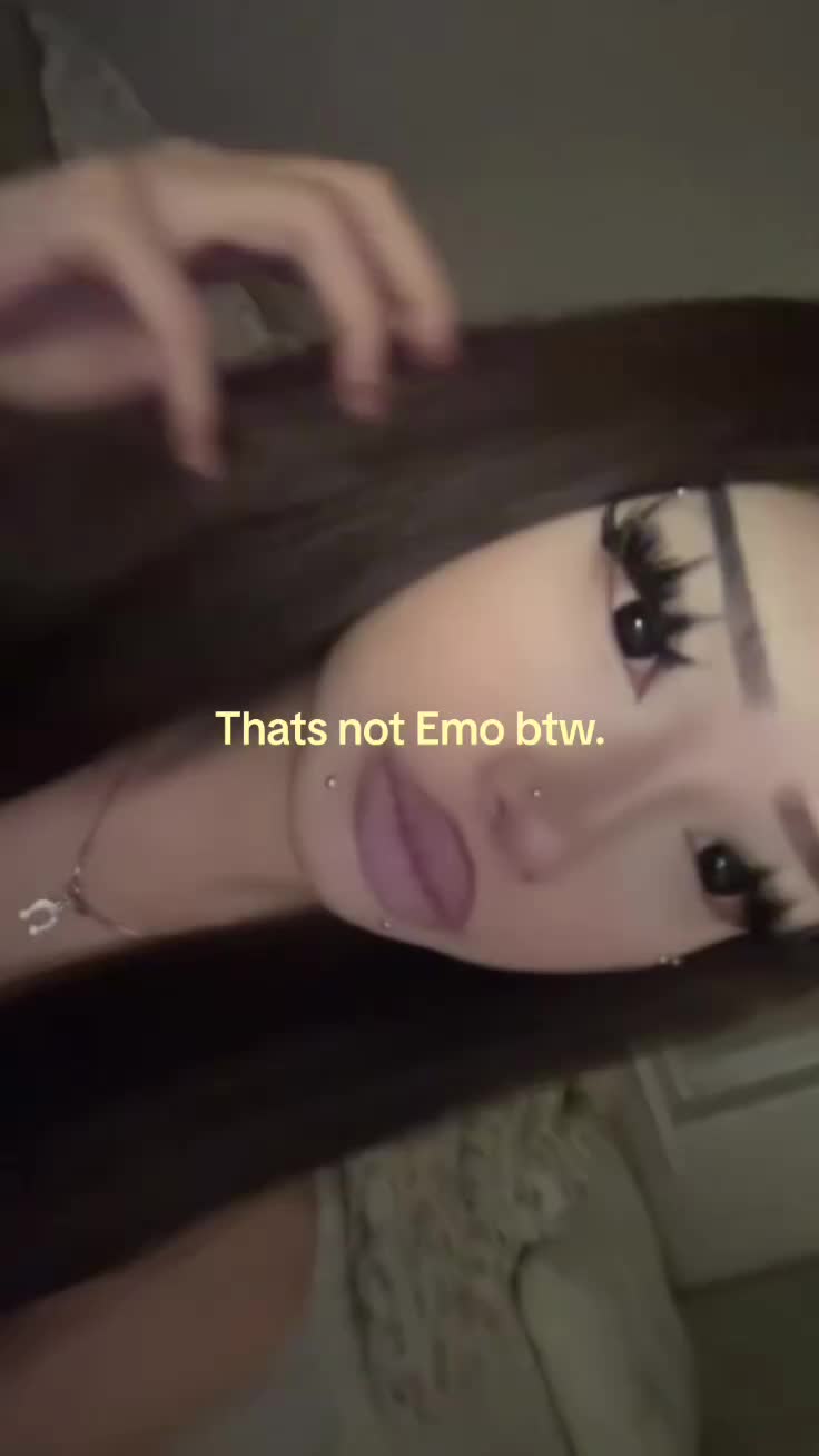 @_Ava_