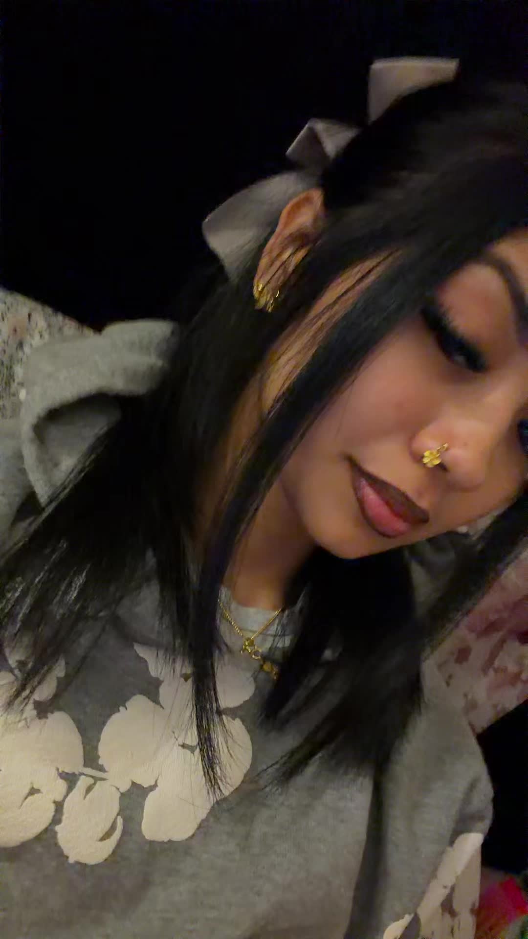 @_realprettyangie