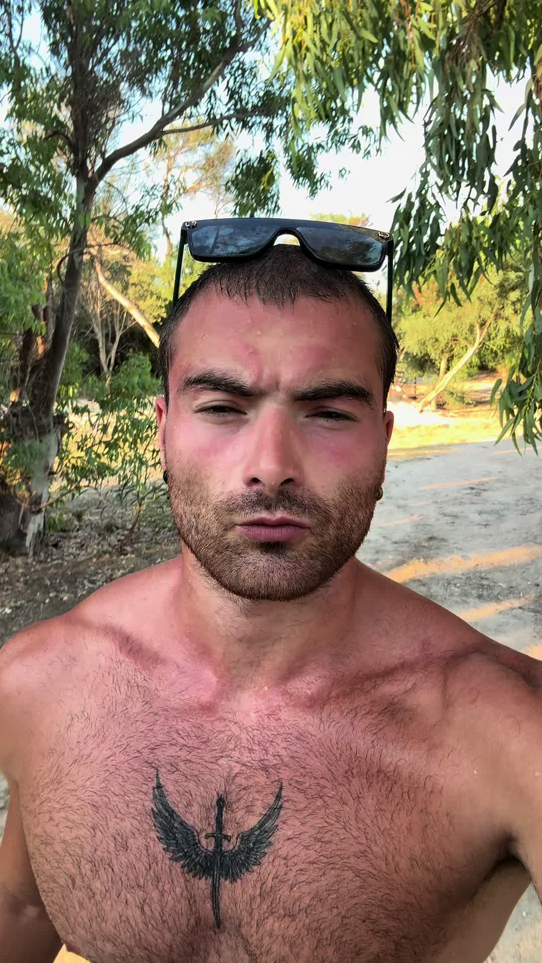 @Gio