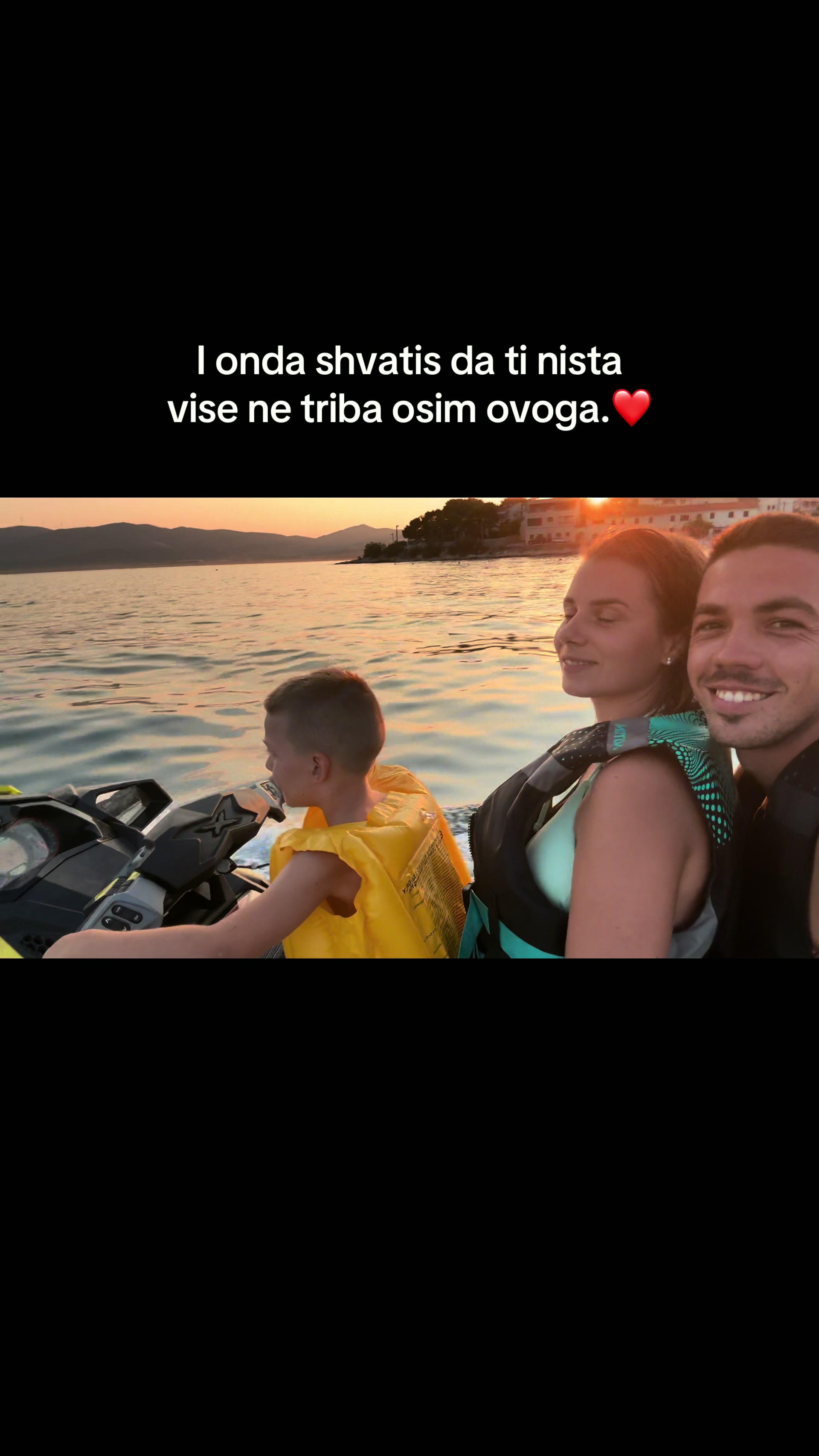 @elenorasoda
