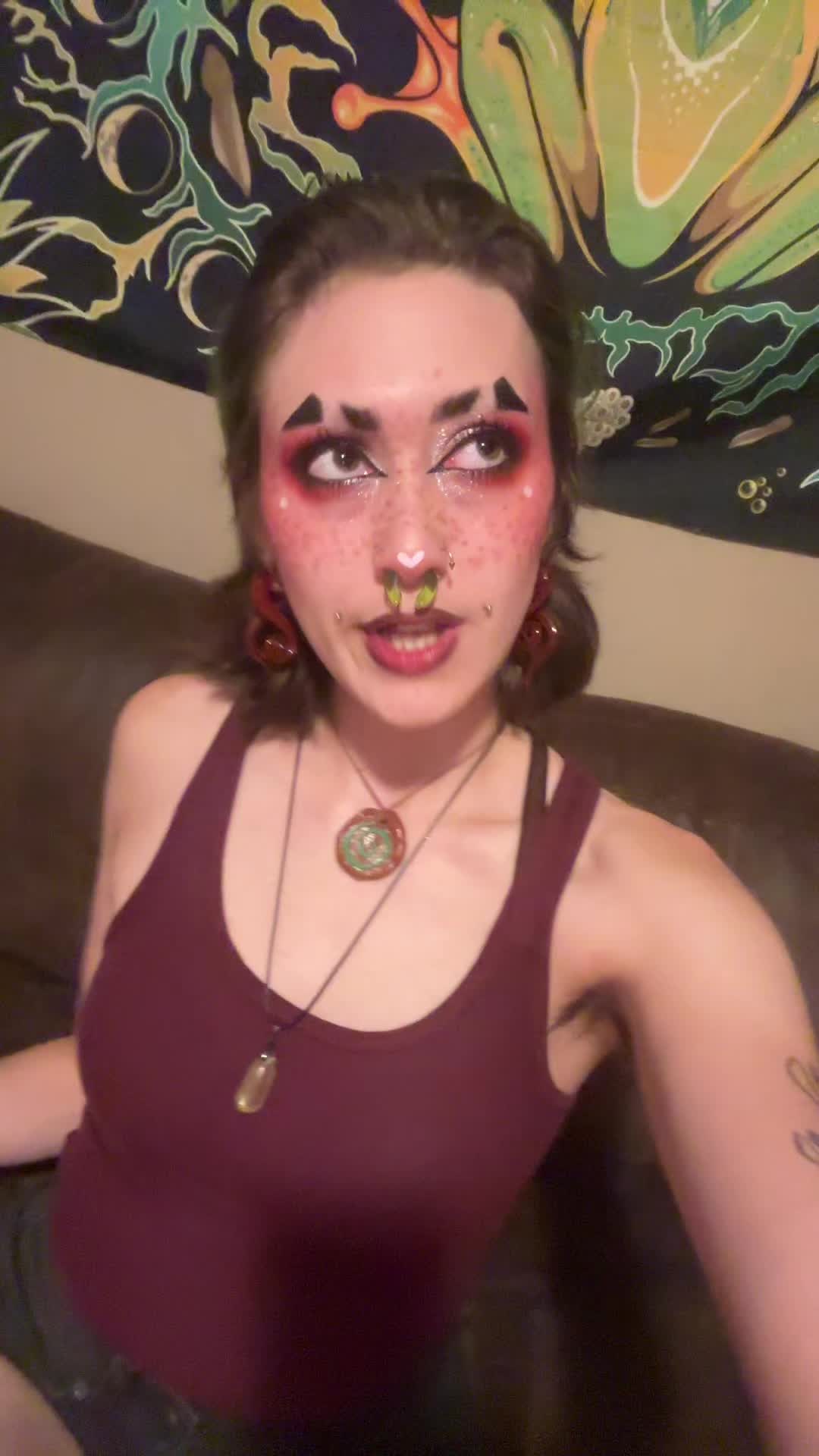 @Ani 🐛🍎