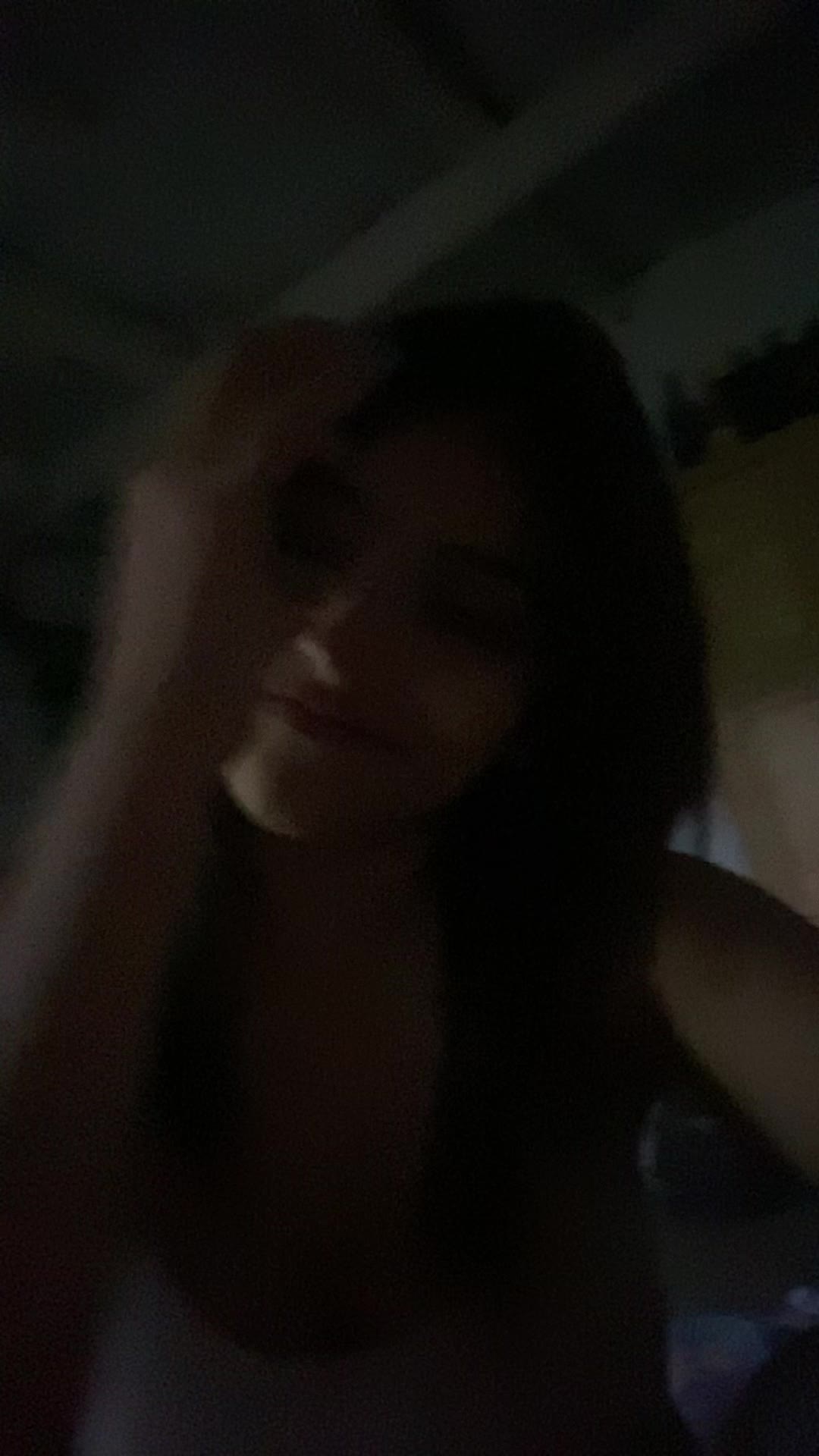 @🫢