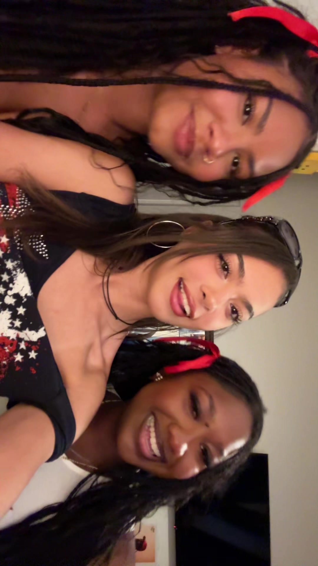 @bella