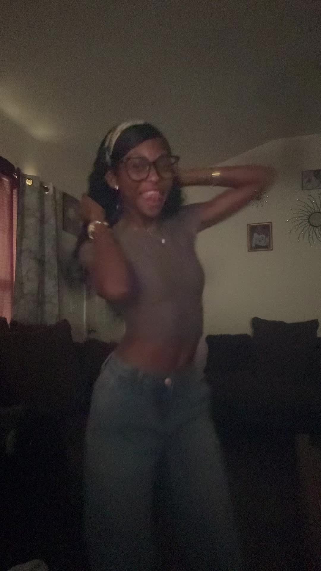 @Niya Riona