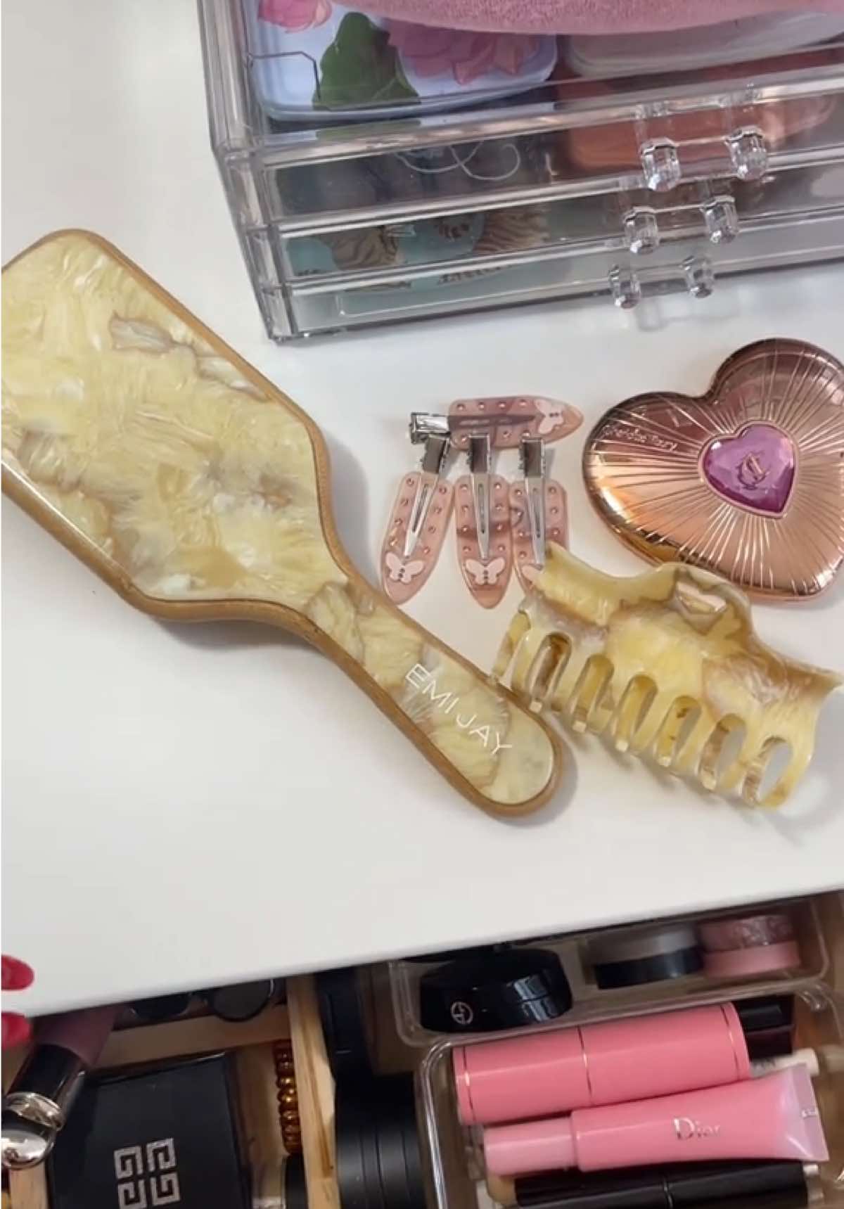 @Allbeautynoguilt