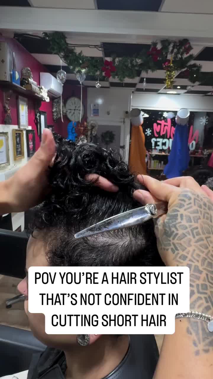 @Short Hair Cutting Specialist