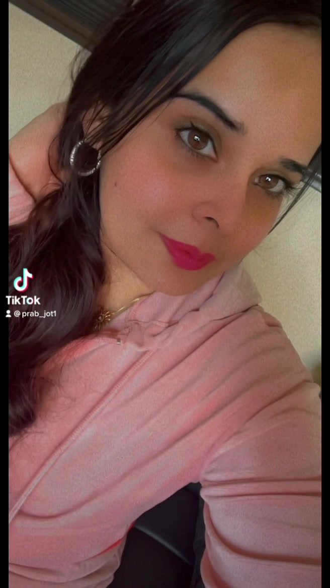 @Kaur🪯