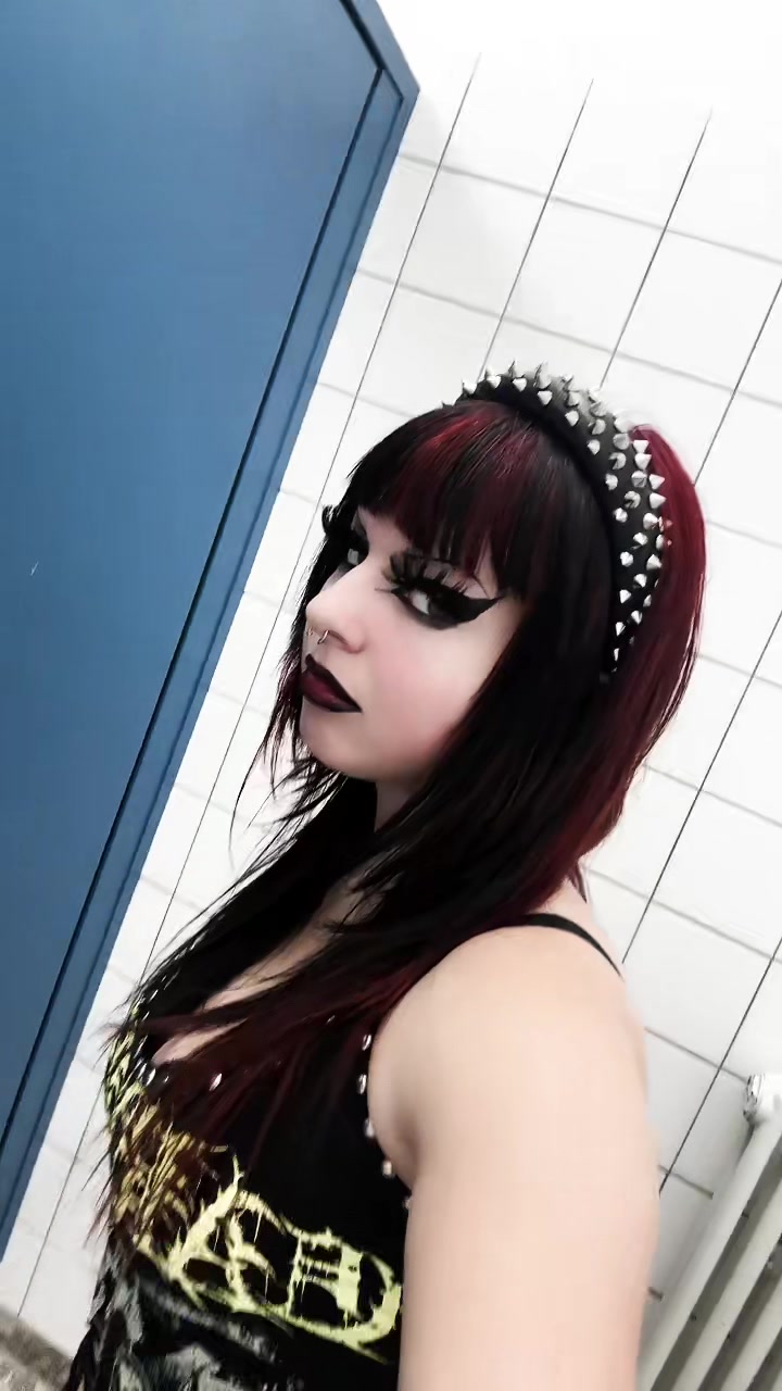 @Lina🖤🦇