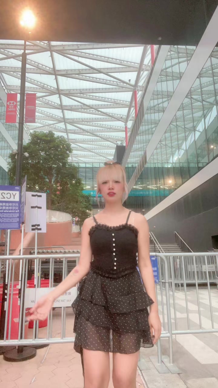 @👑𝙌𝙐𝙀𝙀𝙉𝙇𝙔👑