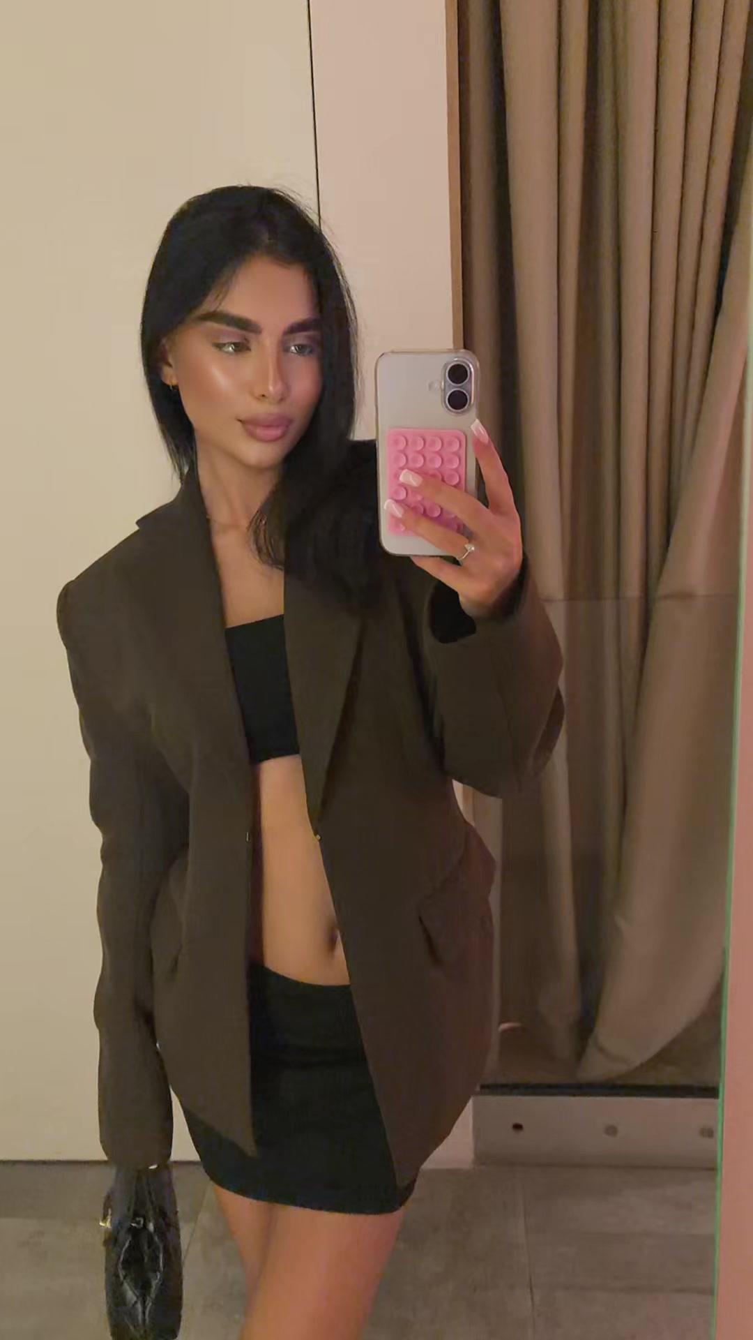 @Ева
