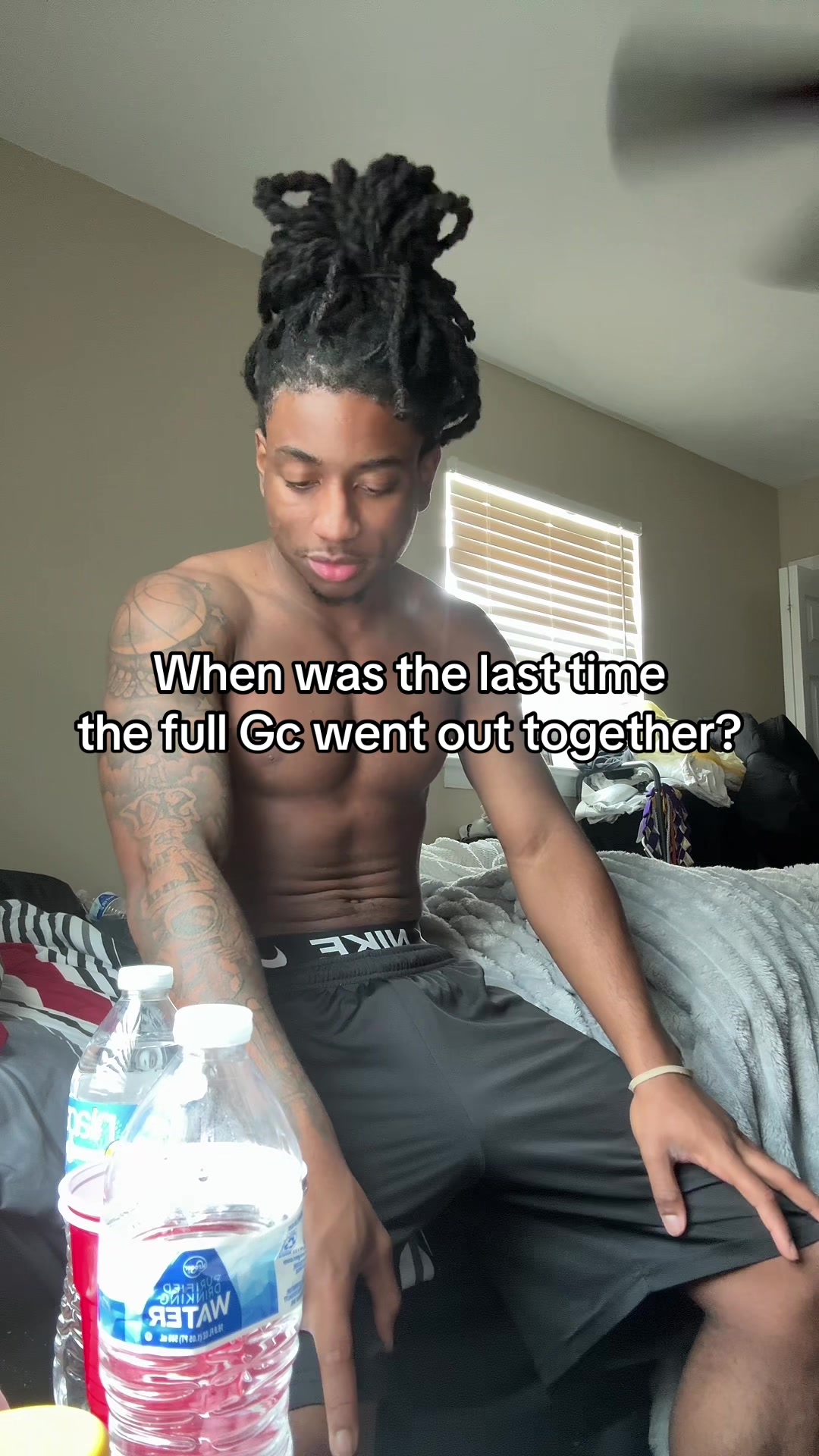 @ꨄ.