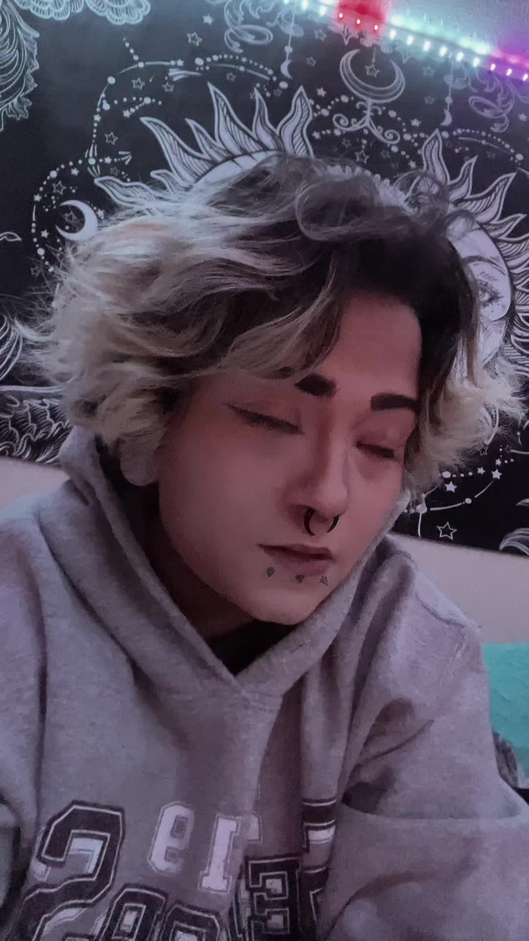 @👑