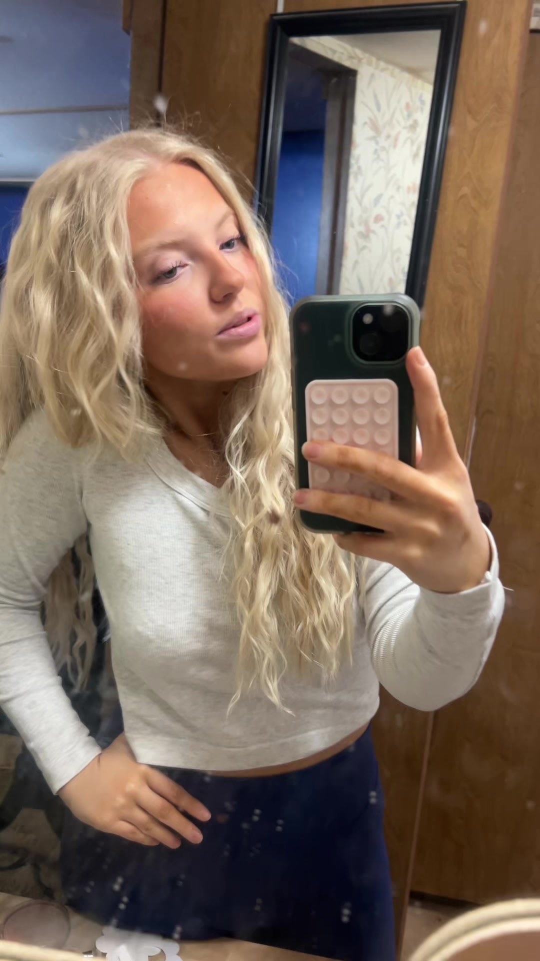 @👱🏼♀️