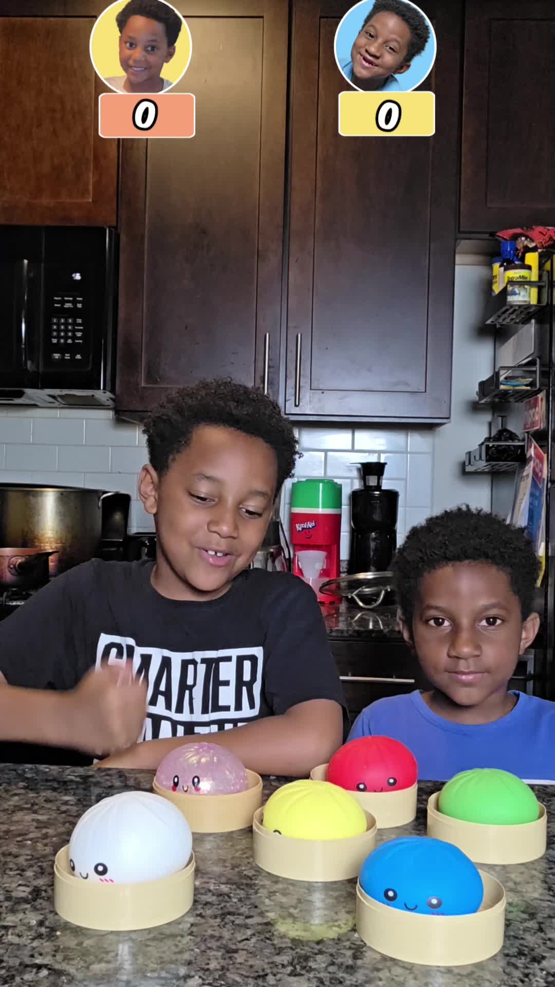 @Royal Mars Brothers