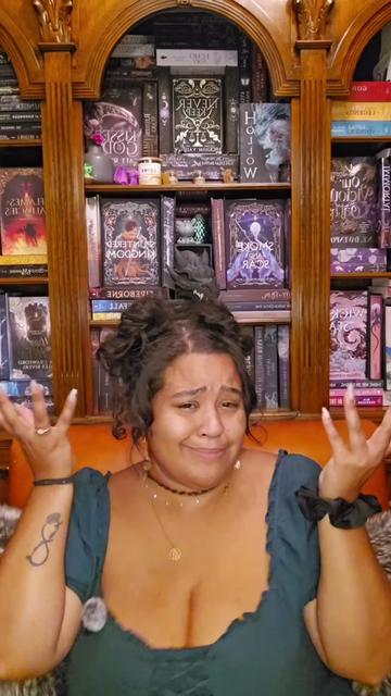 @Shaesicles 📚 Book Wyrm✍️