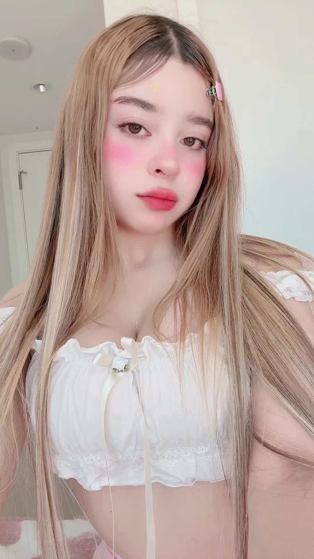 Sarah Sophia ( imsarah.s) Urlebird