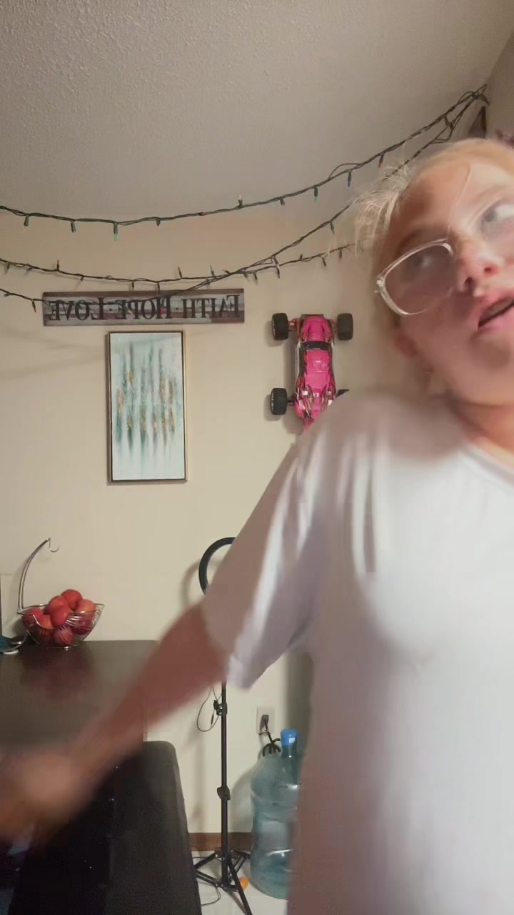@(Taylor😝🖕)
