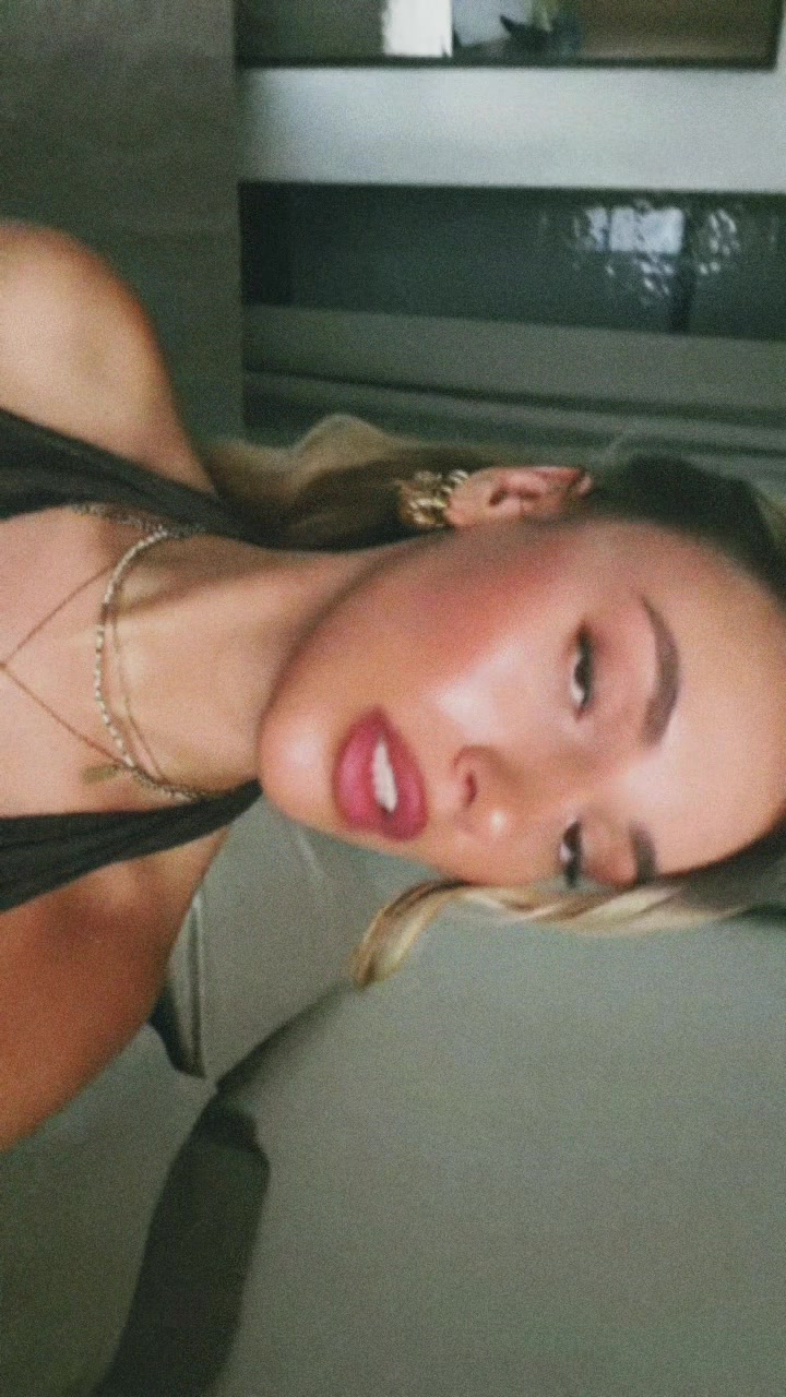 @Laura Tnnr