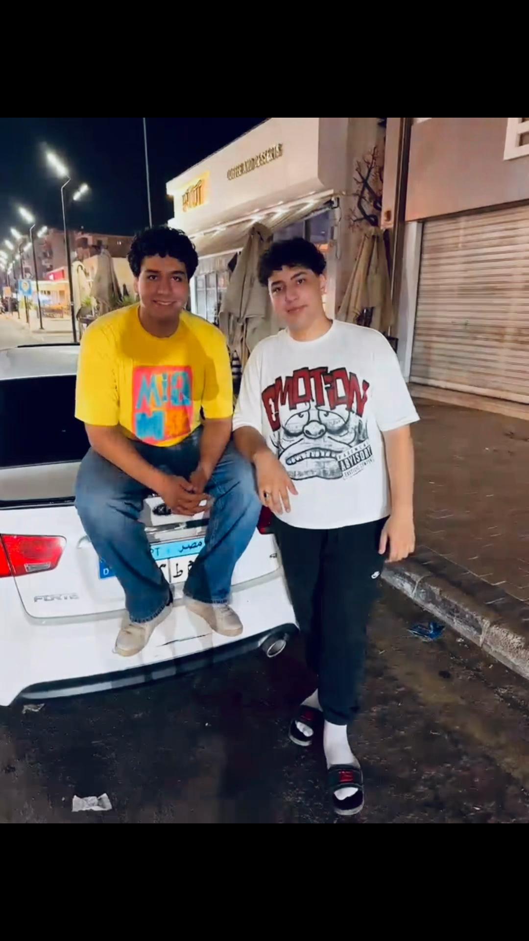 @عــــــــز و ز 👨🏻🦳