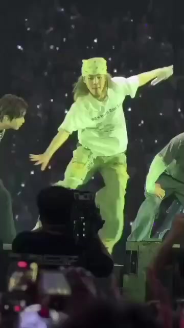 @ARMY 💜 ❤️🩹 girl