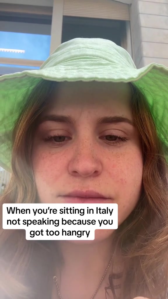 @HOLLI