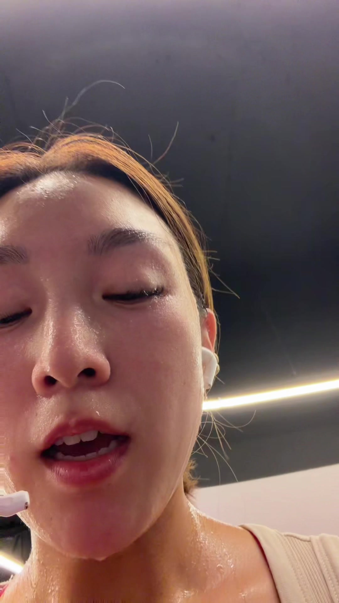 @_jenniferha_