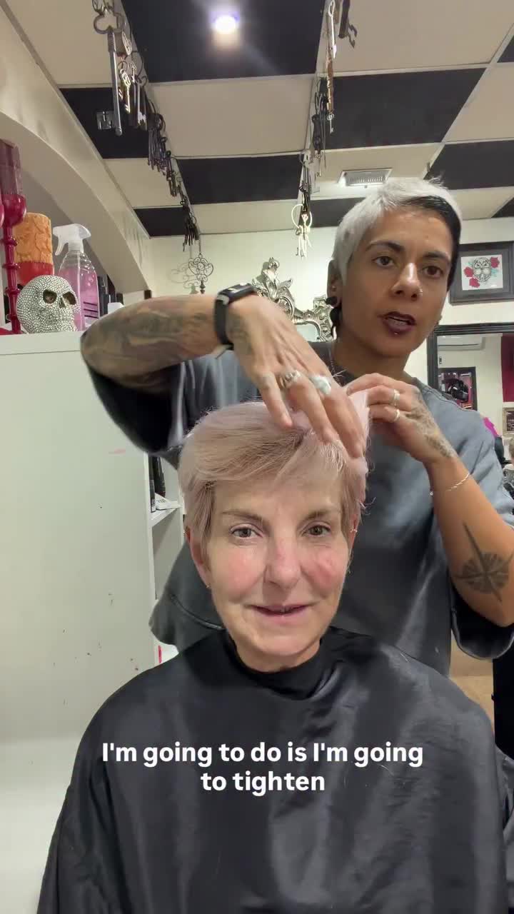 @Short Hair Cutting Specialist
