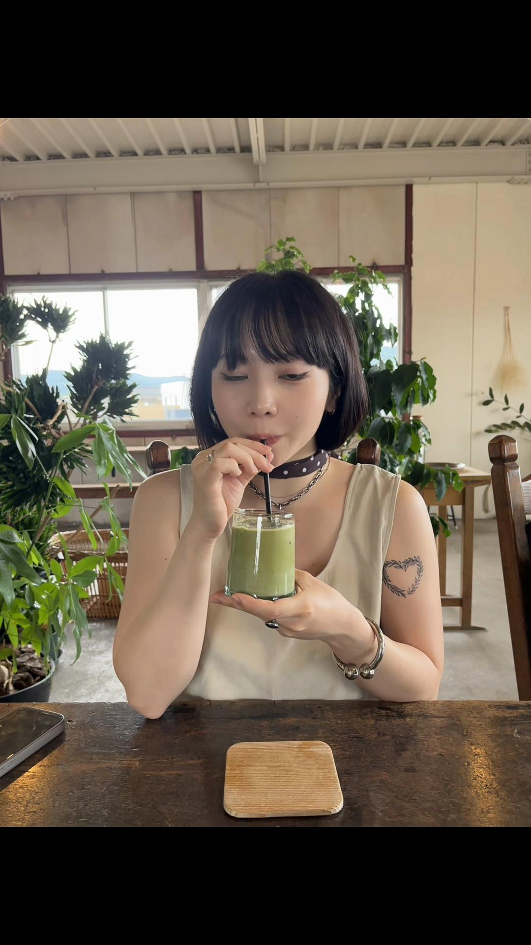 @るう