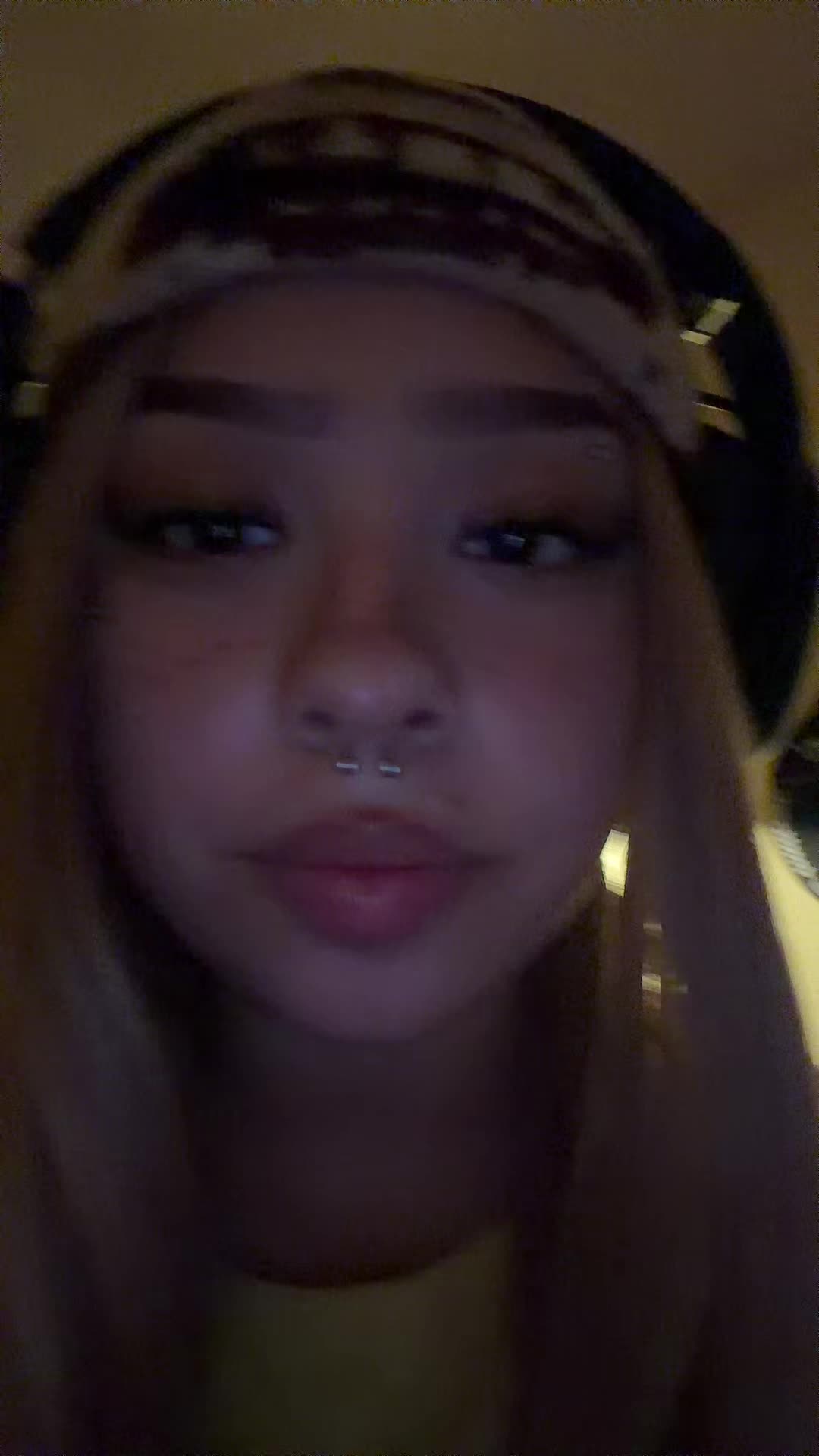 @vi