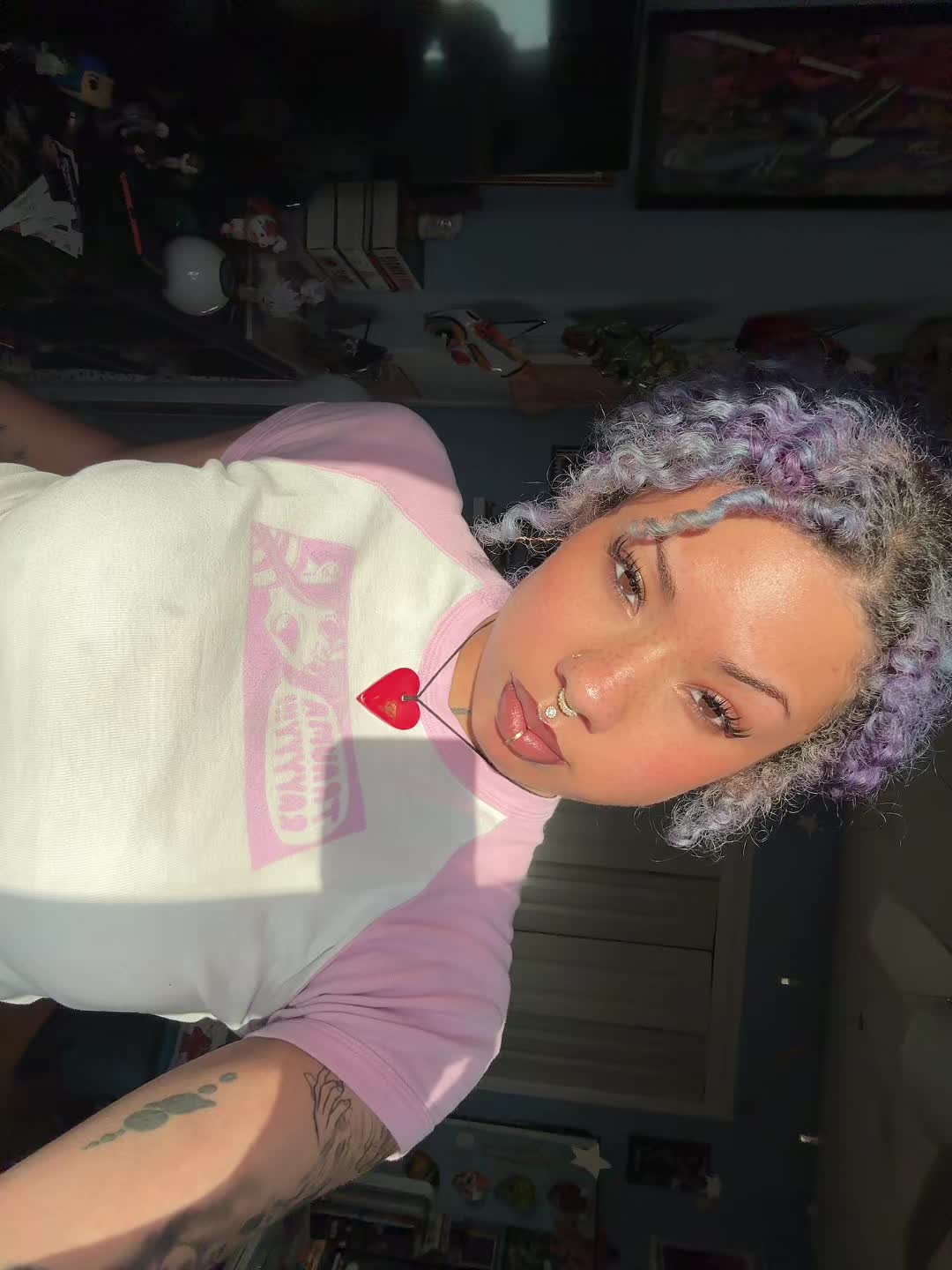 @thegirlinurphone