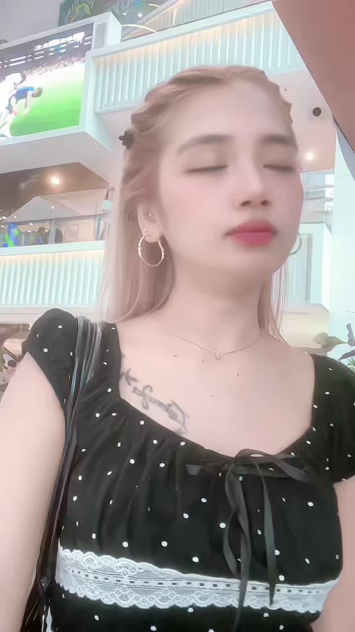 @👑𝙌𝙐𝙀𝙀𝙉𝙇𝙔👑