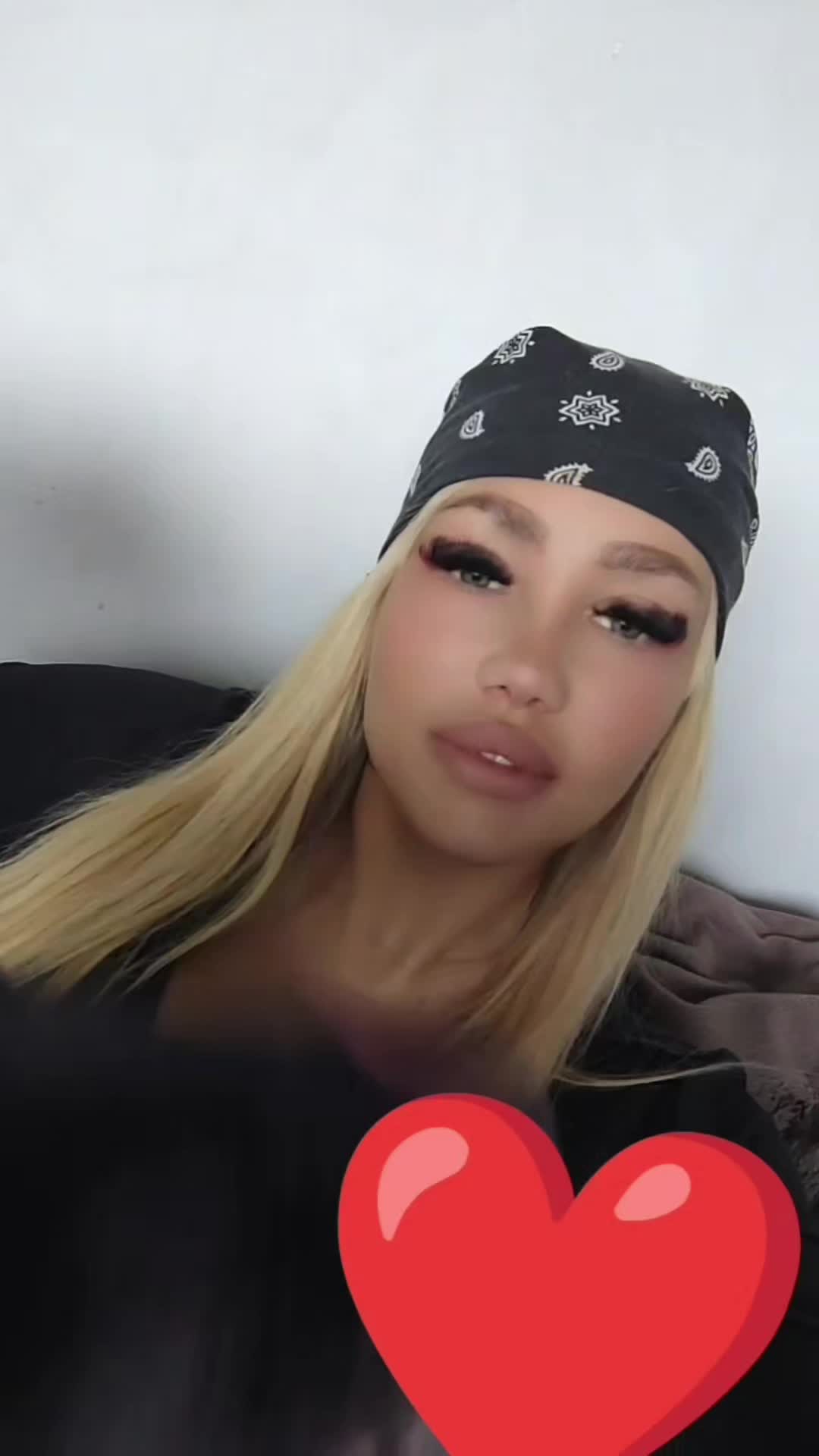 @Kala003