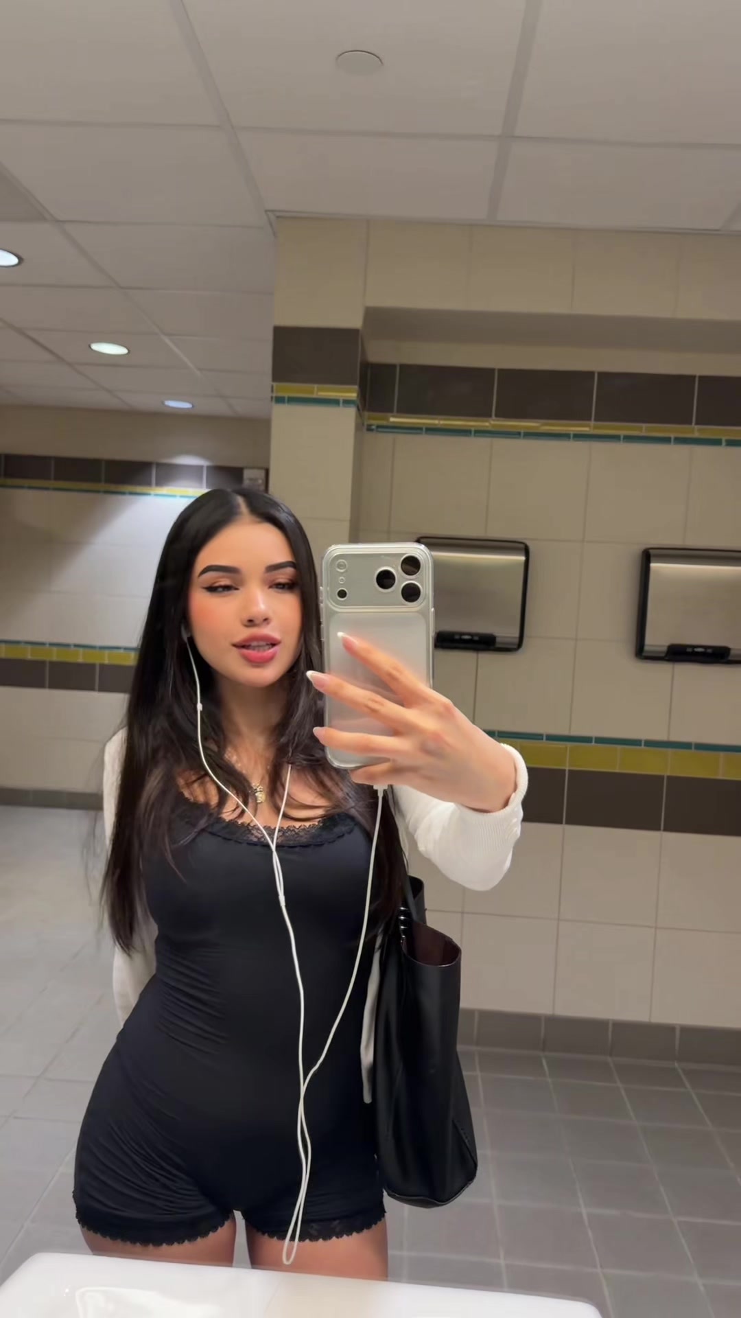 @arellamirielle