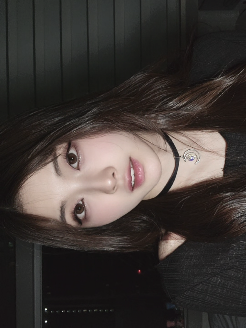 @L U N A E L 🌙