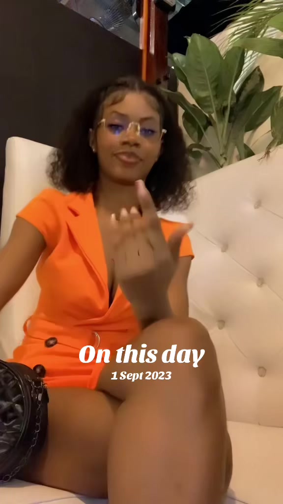 @Zellie🎀🤍🛍️