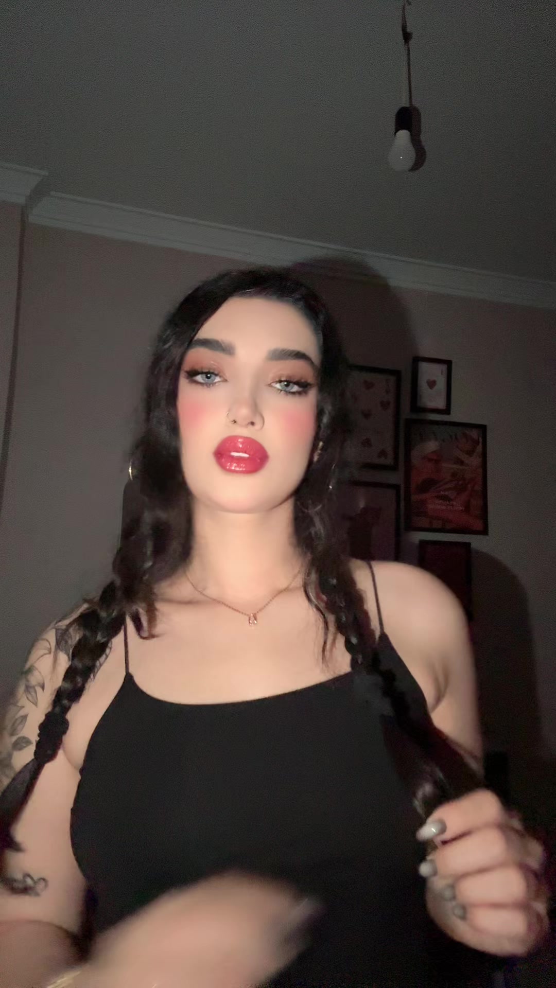 @Melika Nazari310