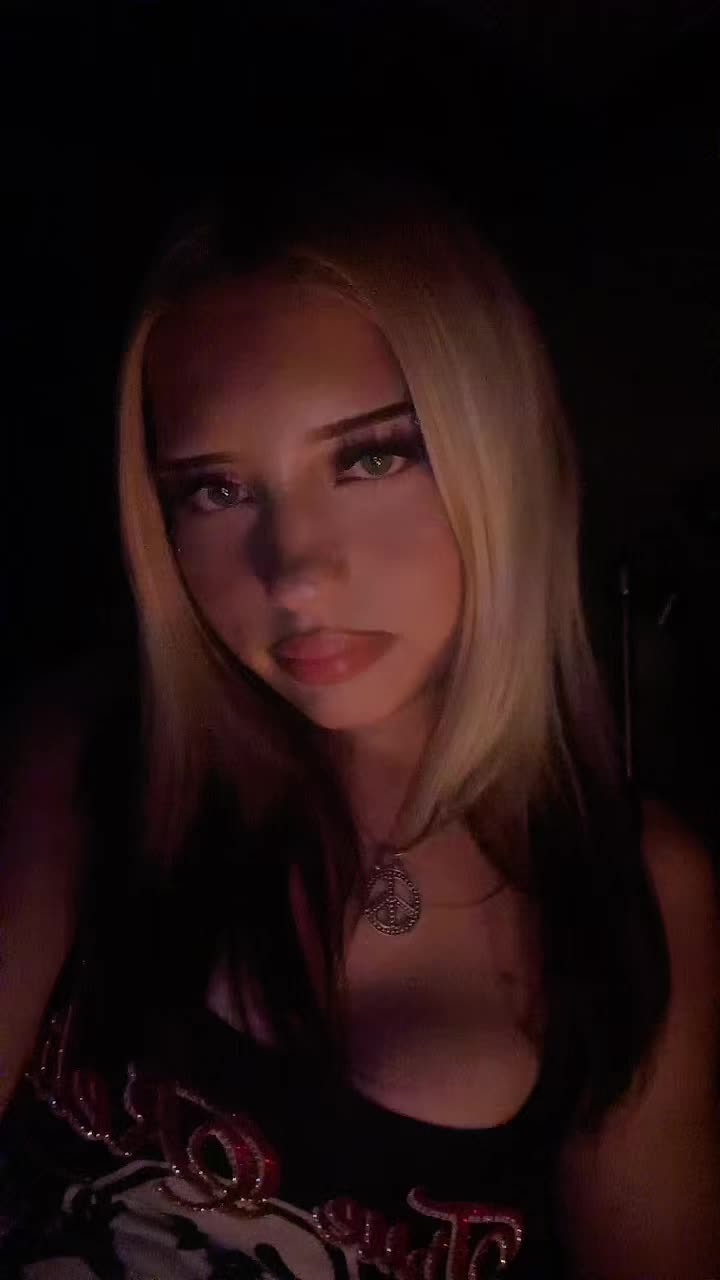 @𖣂