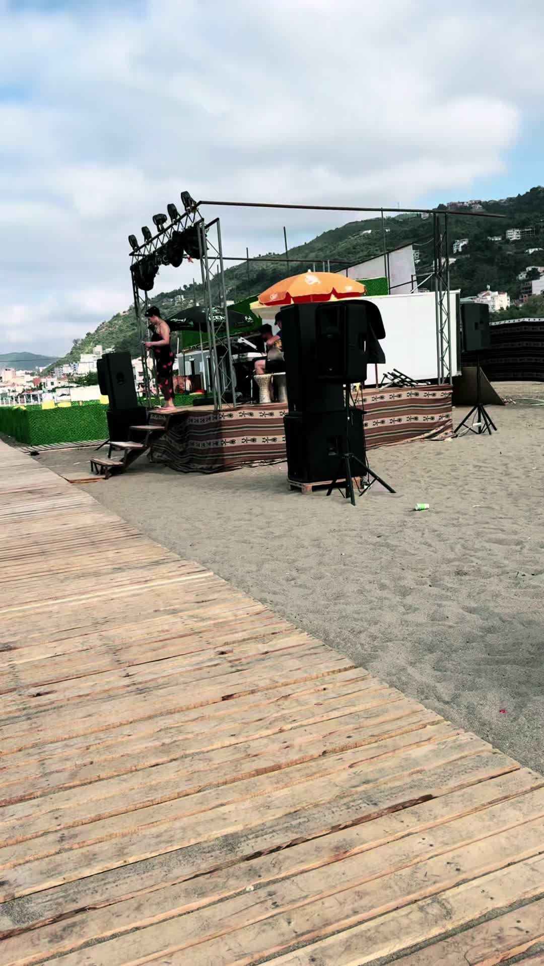@H k