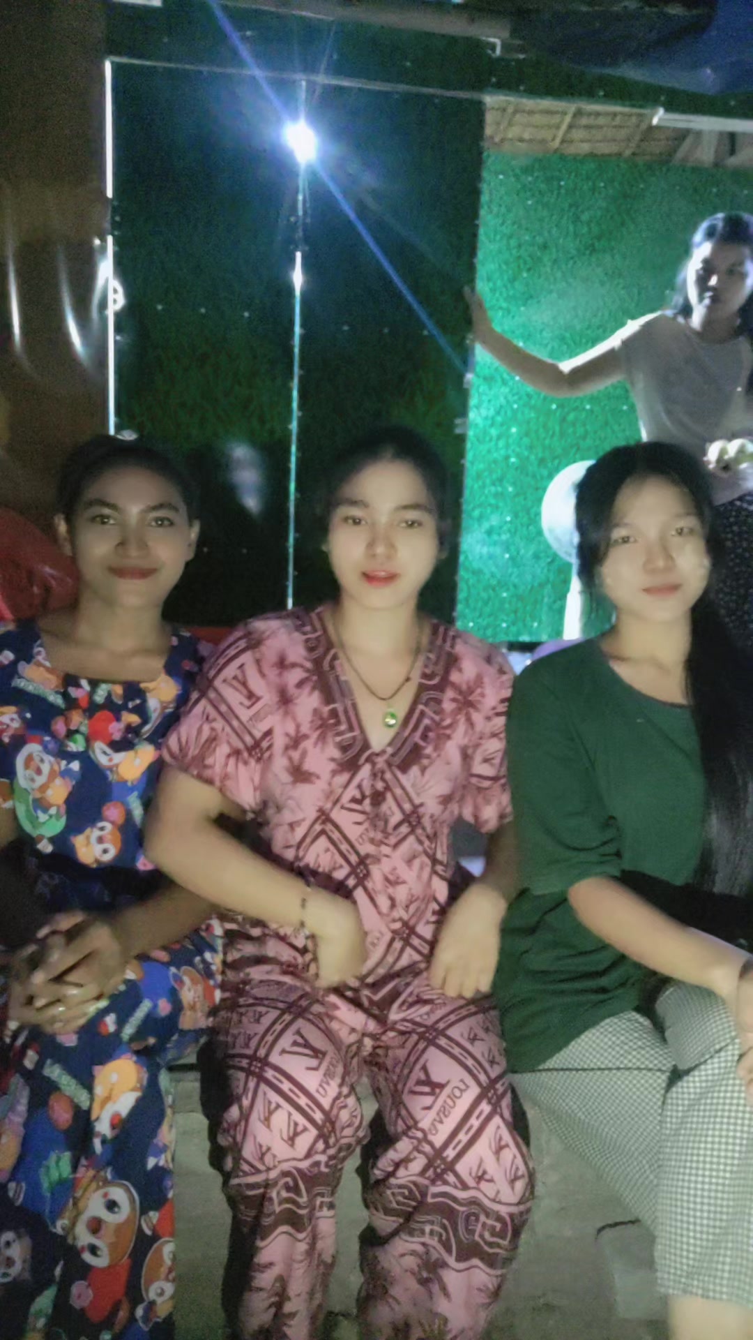 @❤ဆွိရတီ❤