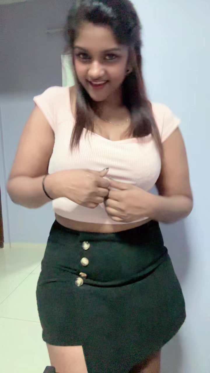 @Malini🖤💚✨🌻