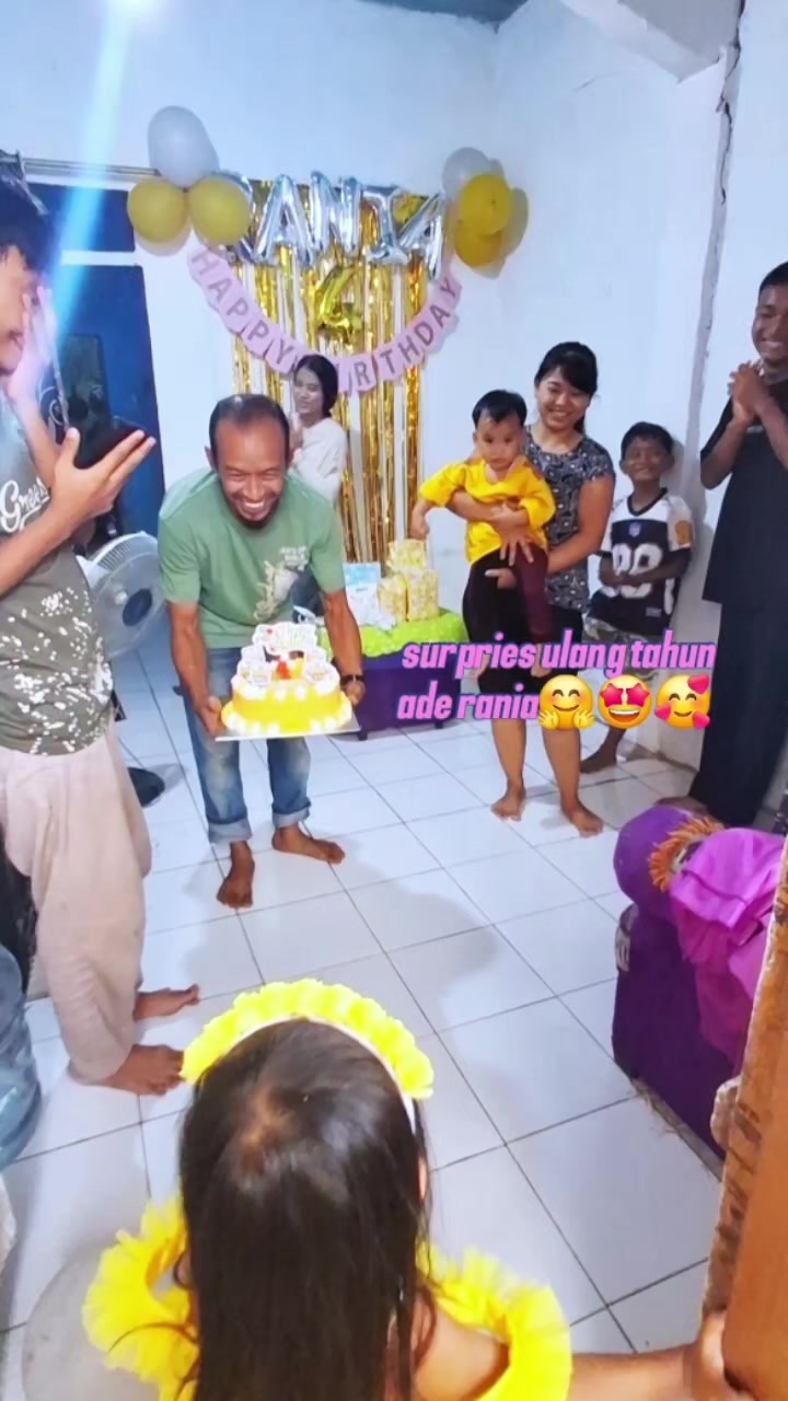 @neng aprilia (Baby R)🥰