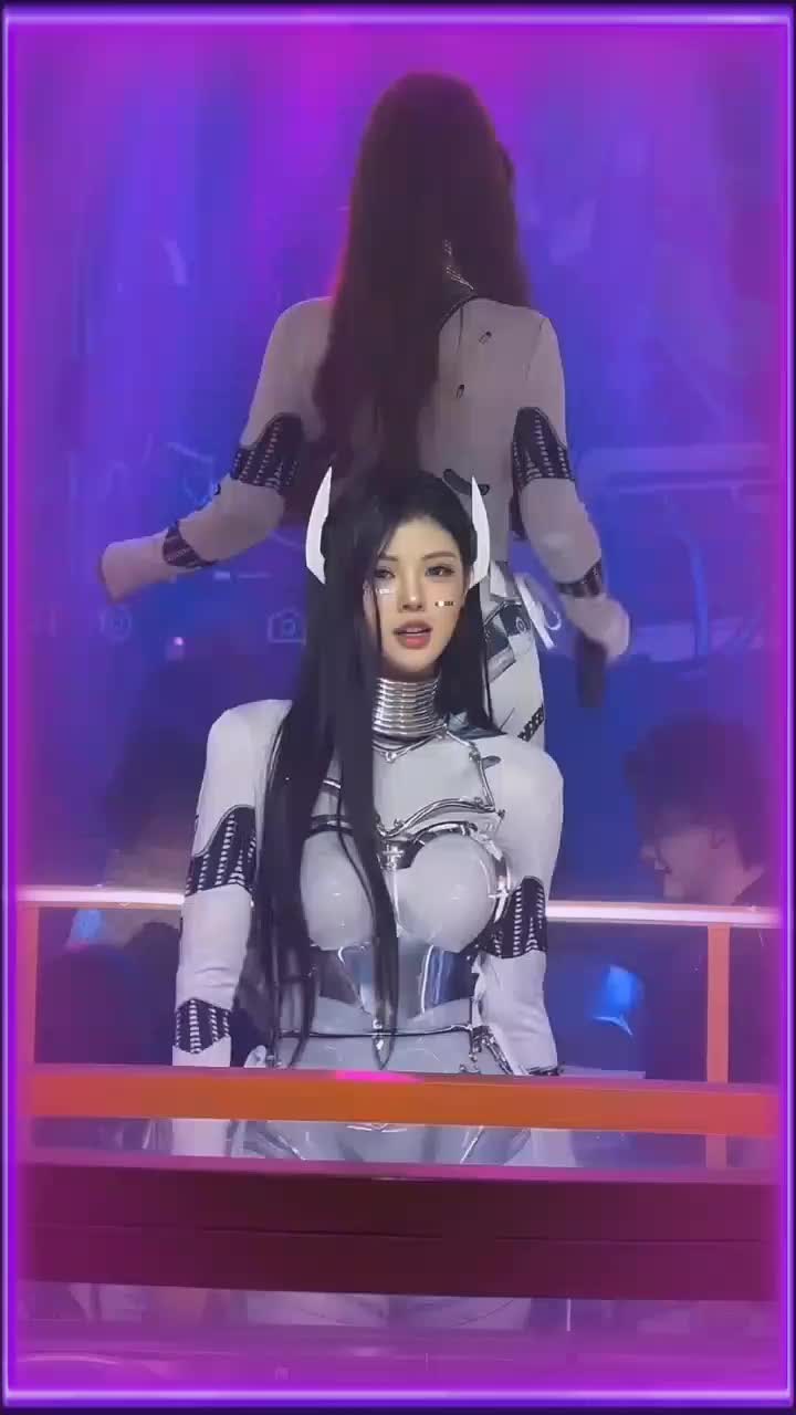 @𝕾𝖈𝖍𝖆𝖙𝖙𝖊𝖓 𝕯𝖗𝖆𝖈𝖍𝖊
