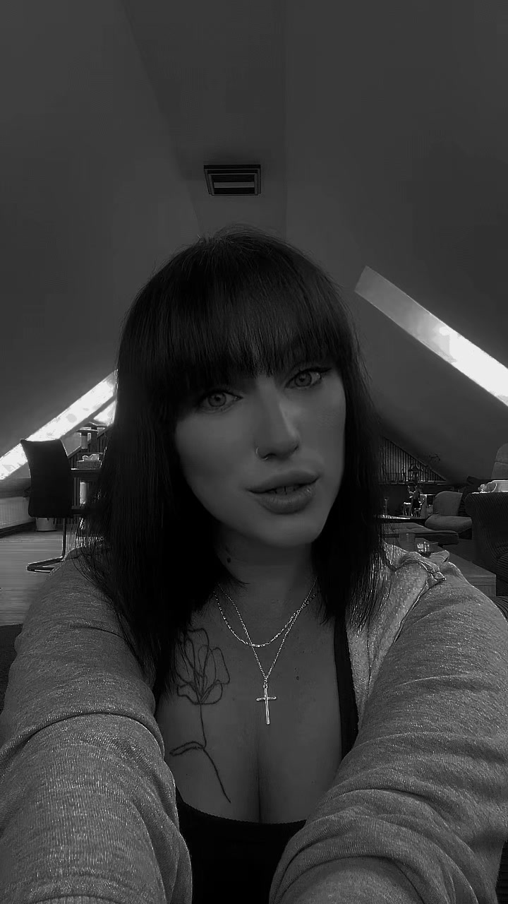 @C A L L I 🦋
