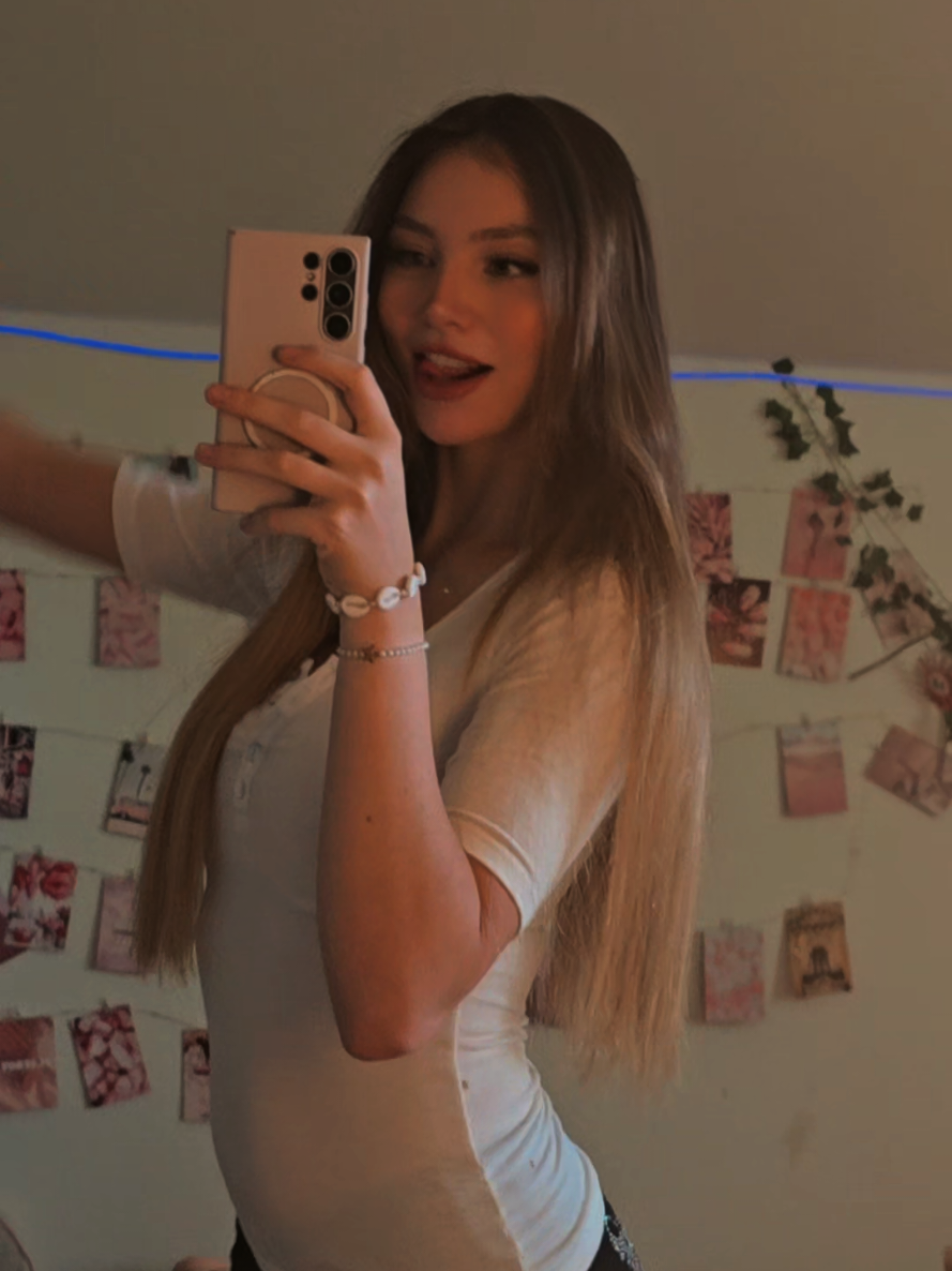 @Lara 🌸