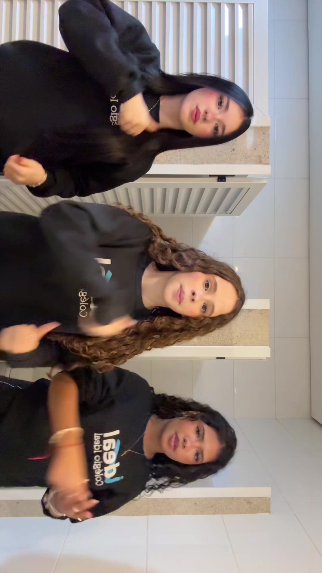 @Laís