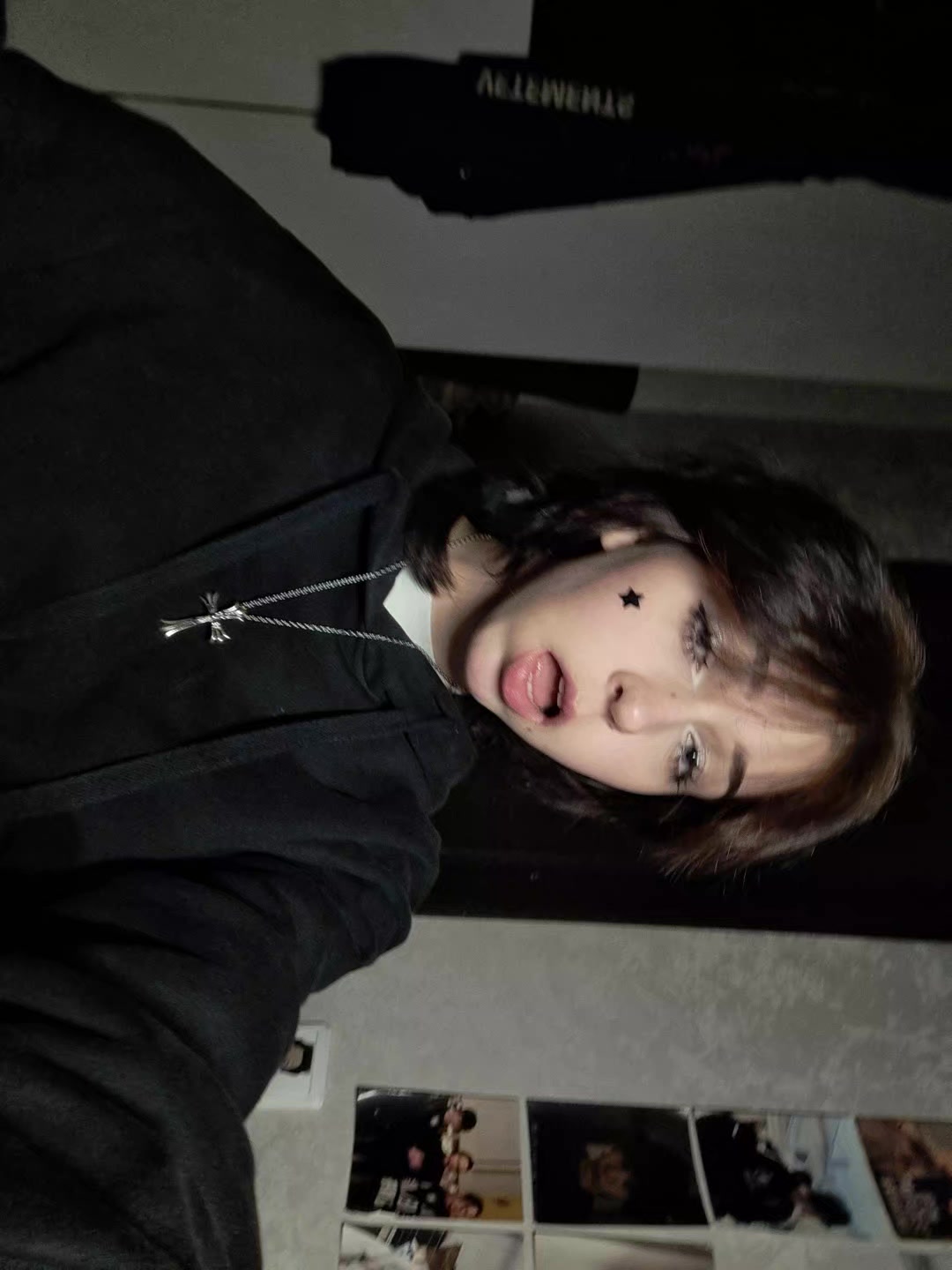 @xidhs@