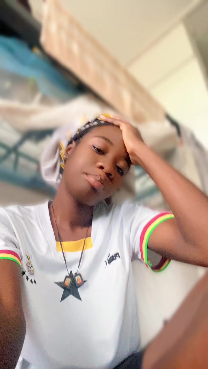 @adwoabae15