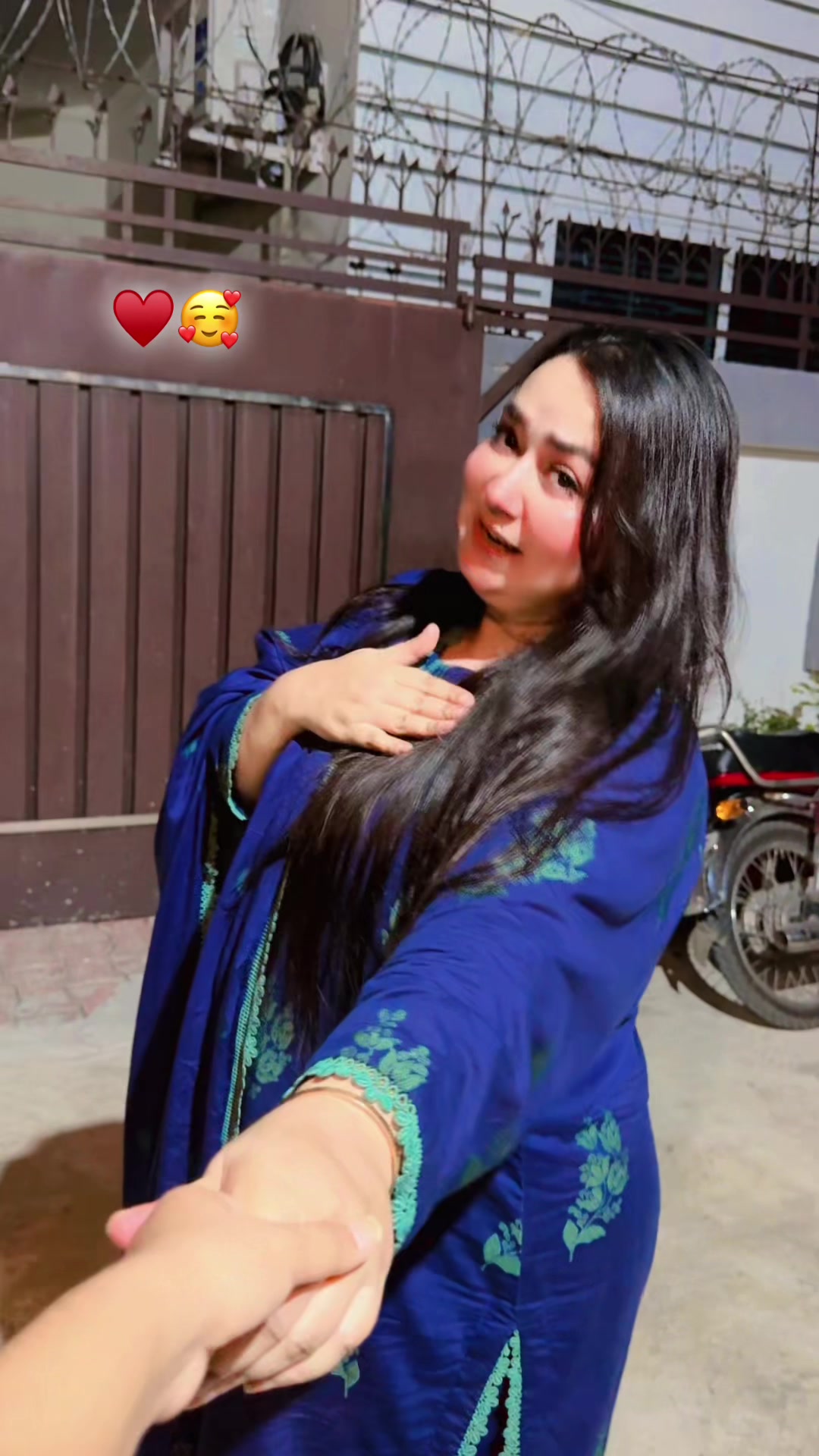 @ثمرہ احمد 🎭🇵🇰🇰🇼🇦🇪